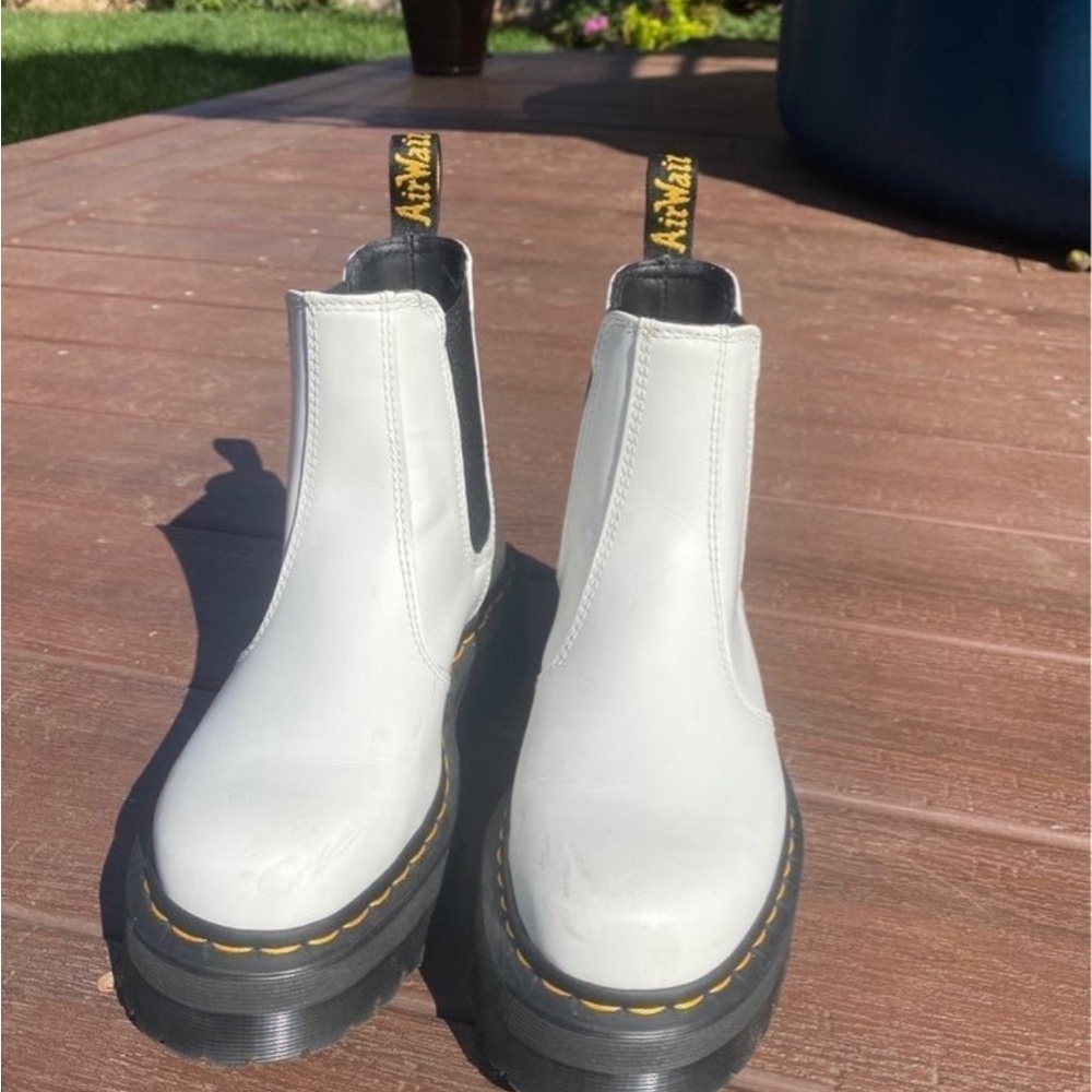 Dr. martens 2976 Quad Platform White Chelsea Boots